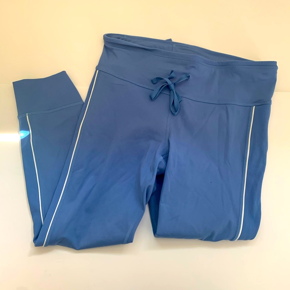 GAP Blackout Leggings